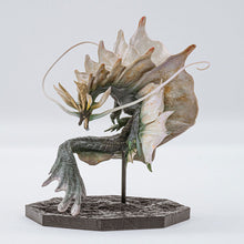 Load image into Gallery viewer, MONSTER HUNTER Storm Dragon Amatsu CAPCOM FIGURE BUILDER CUBE
